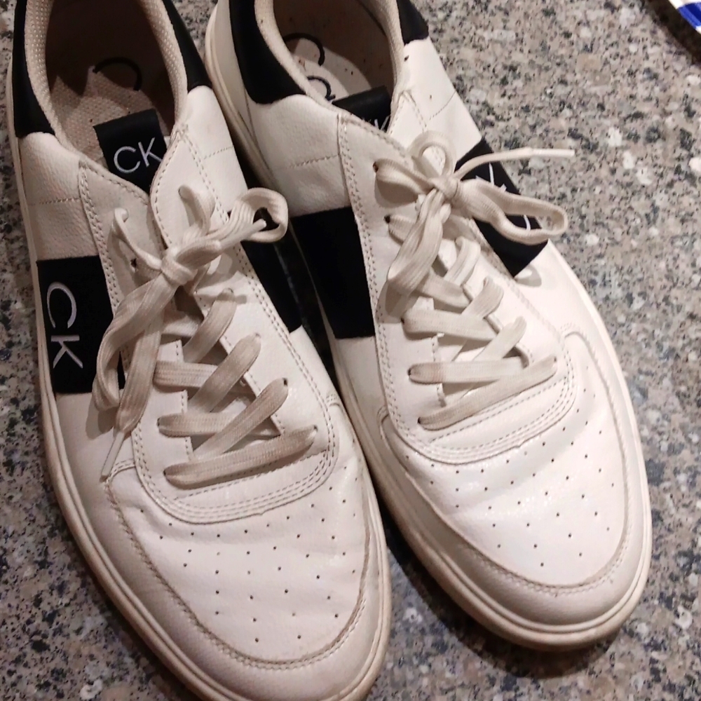 Shoe's